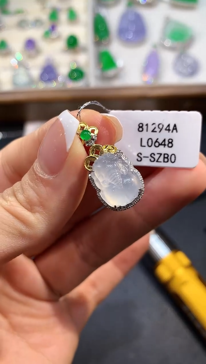 【闪购商品】翡翠吊坠(不含链)18K金镶嵌L0648