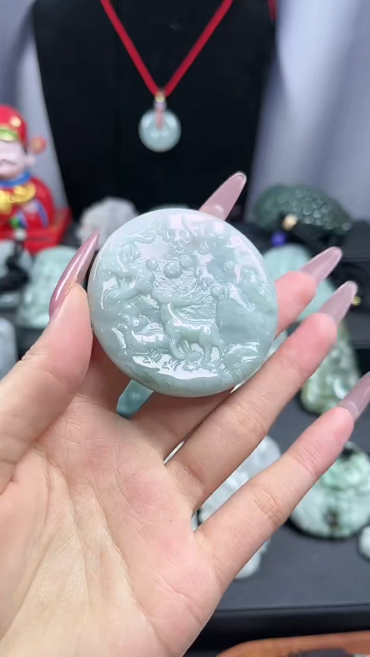 【闪购商品】翡翠颈饰未镶嵌小鹿牌子
