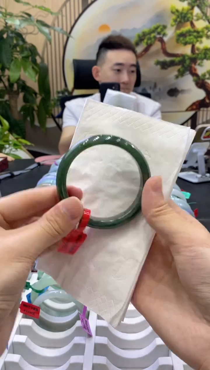翡翠手镯未镶嵌191