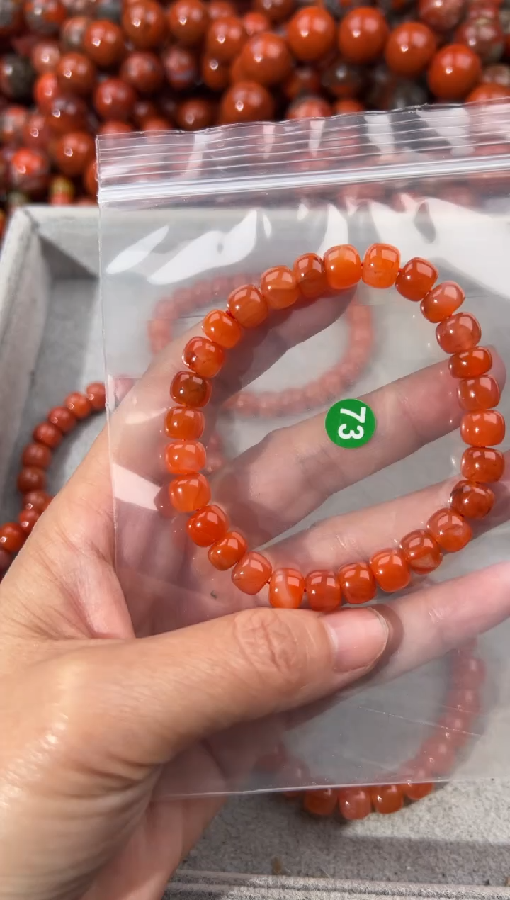 南红玛瑙手串未镶嵌8+