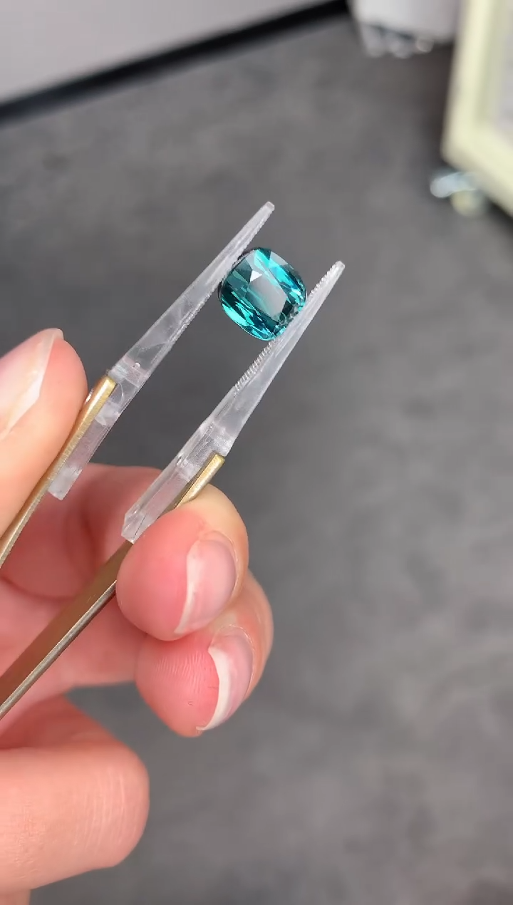 【闪购商品】碧玺裸石未镶嵌3.4ct拉贡
