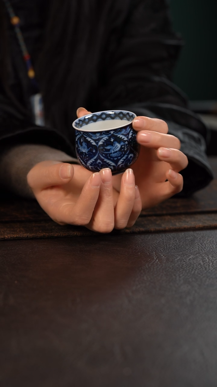 【闪购商品】杯洪印慕明蓝地如意凤鸟手握杯