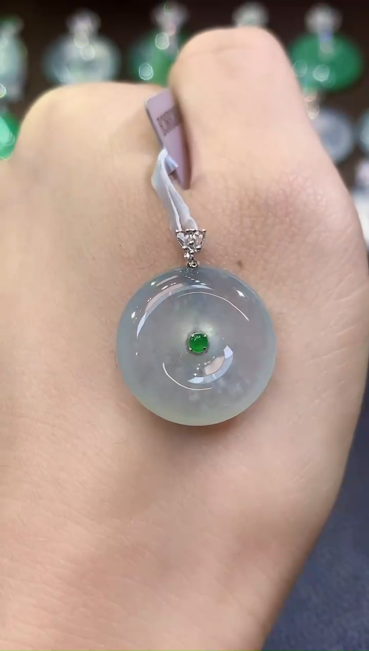 吊坠(不含链)18K金镶嵌翡翠A29