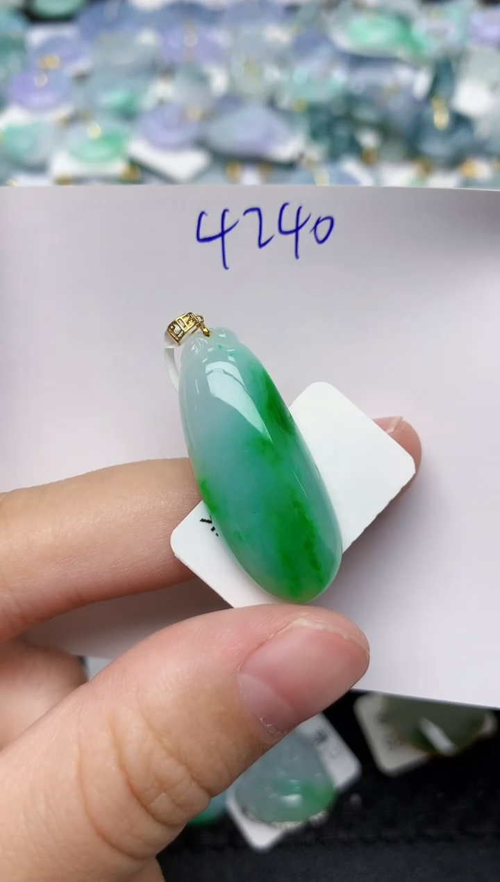 颈饰18K金镶嵌翡翠天然缅甸A货翡翠百元以上9元证书费自理