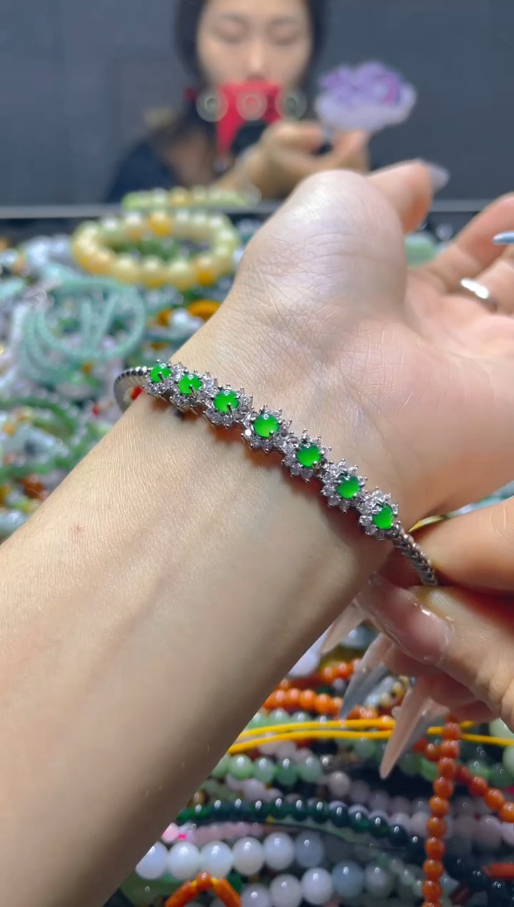 颈饰未镶嵌翡翠/F/翡翠A货，一件也是批发价