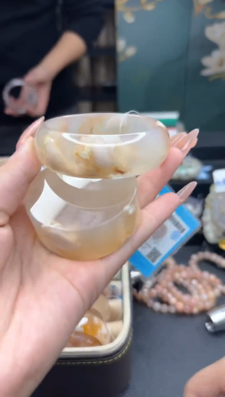 【闪购商品】石英质玉手镯未镶嵌2265（55圈赠送镯心）