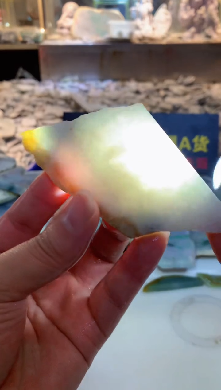 翡翠挂件未镶嵌0朱0翡翠珠宝741