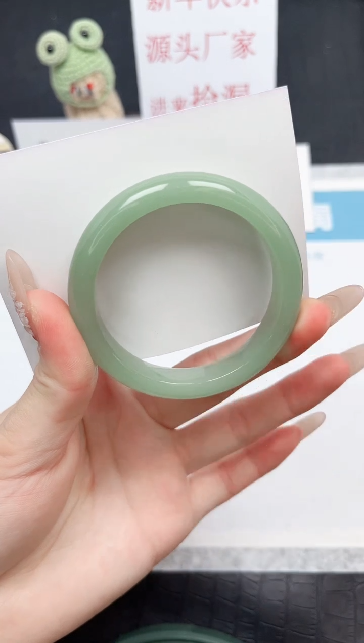 【闪购商品】石英质玉手镯未镶嵌218-50.8