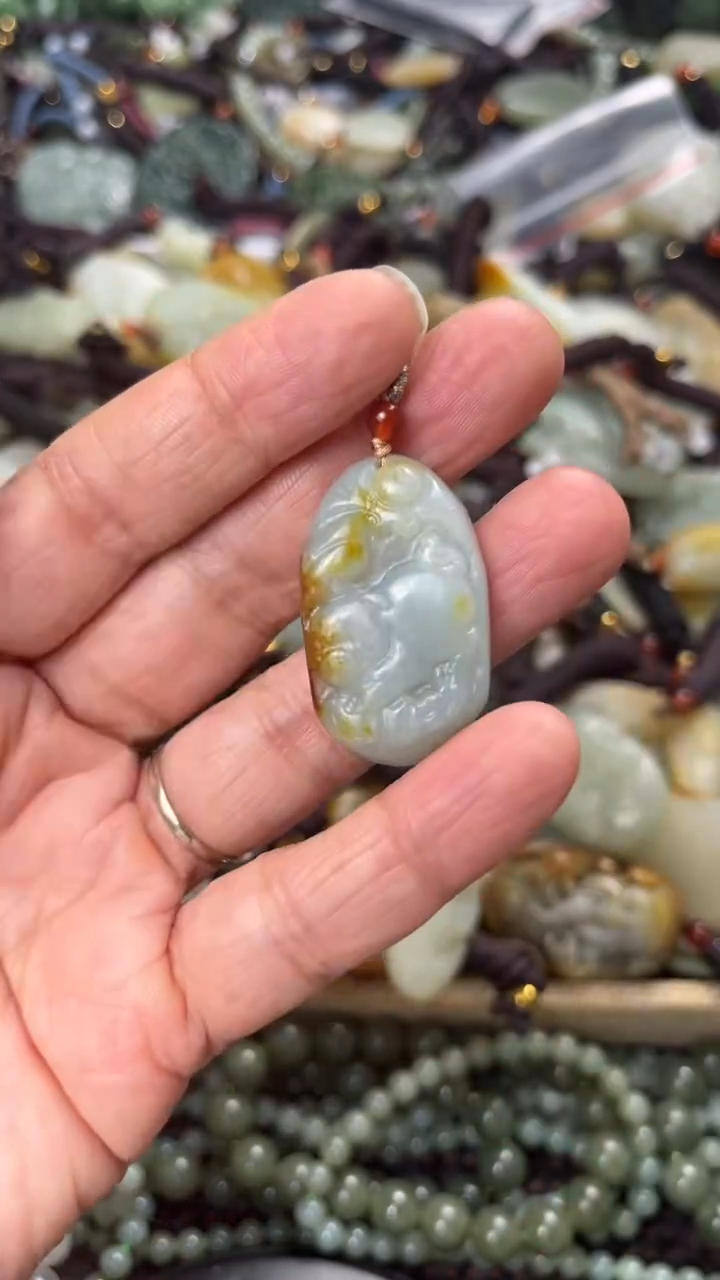 【闪购商品】和田玉颈饰未镶嵌多样性发货没有证书拍一发一有瑕