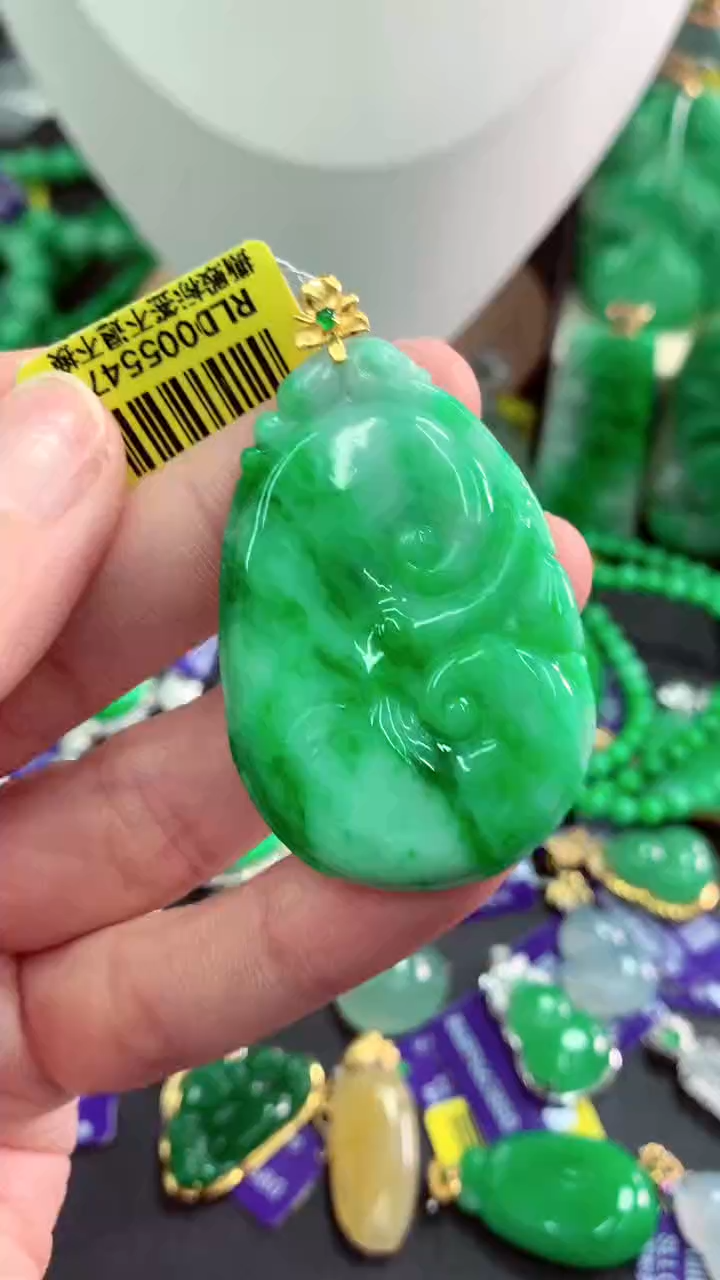 吊坠(不含链)未镶嵌翡翠缅甸翡翠挂件