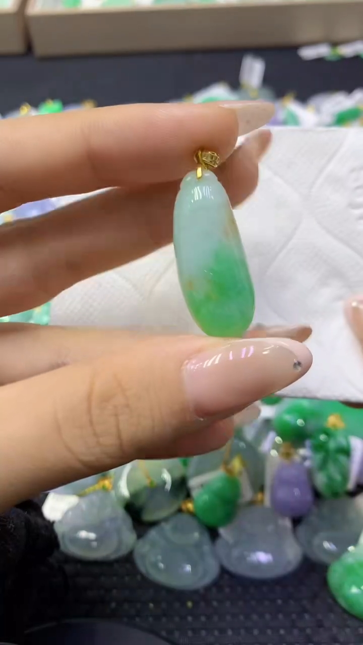 颈饰未镶嵌翡翠天然缅甸翡翠A货