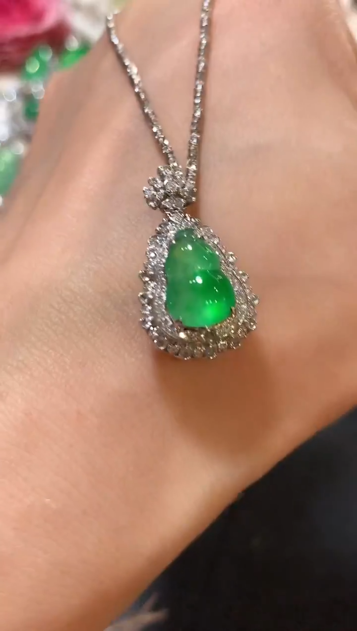 吊坠(不含链)18K金镶嵌翡翠z146  