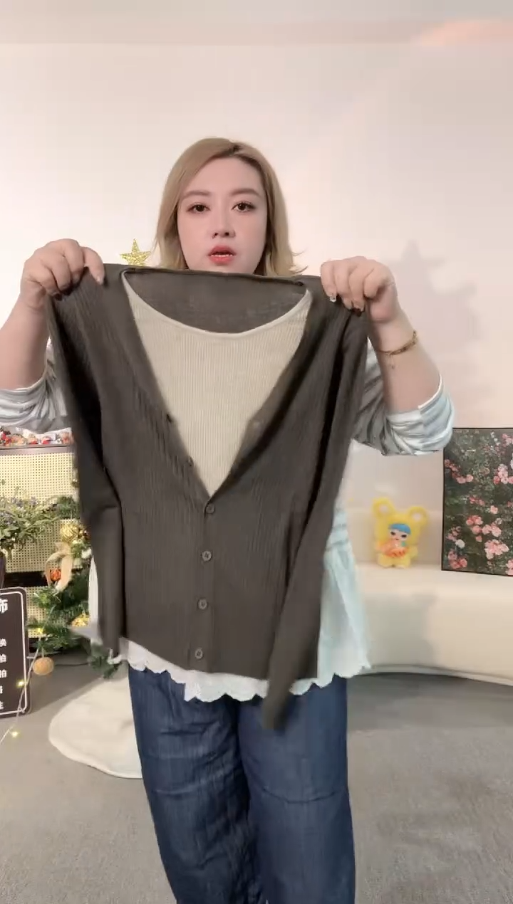 卡米色假两件    