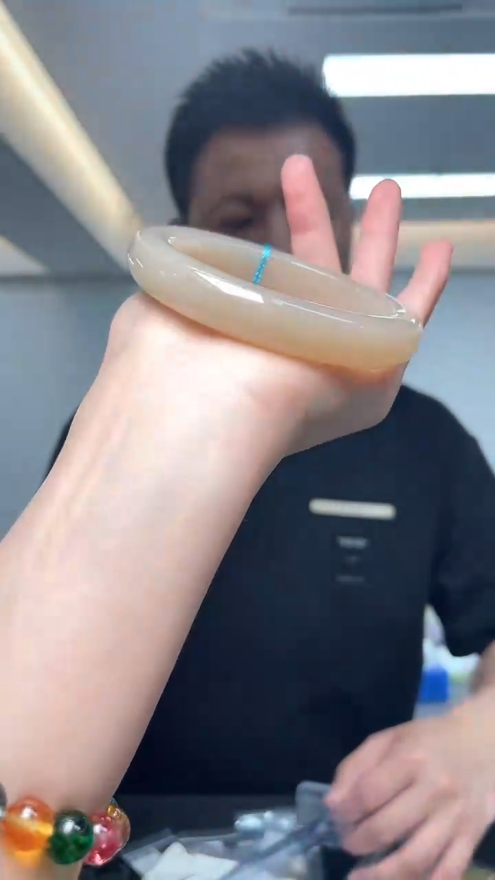 和田玉手镯未镶嵌圈口59-60**（多样性单个发货）