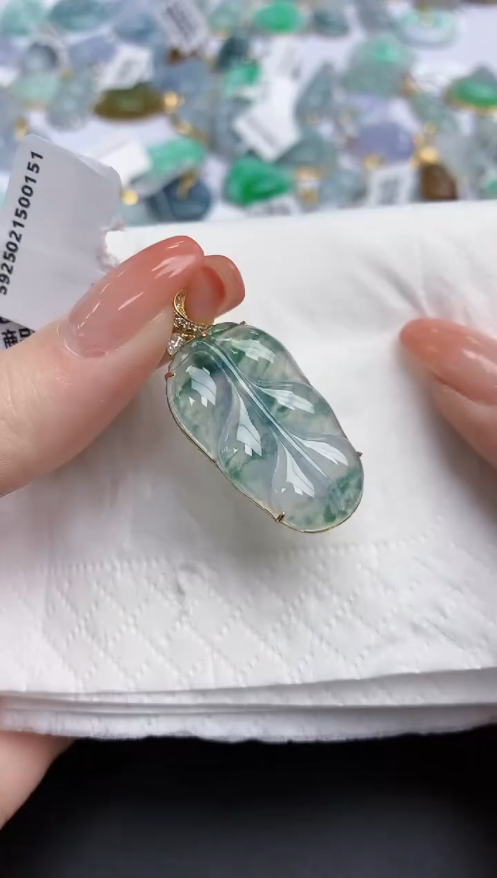 【闪购商品】翡翠颈饰18K金镶嵌天然缅甸翡翠A货