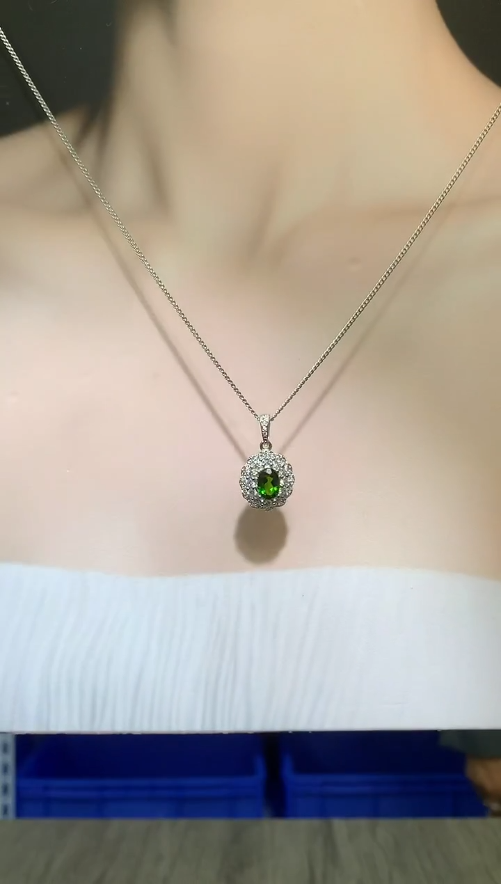 银S925镶嵌透辉石吊坠【宝石世家严选】