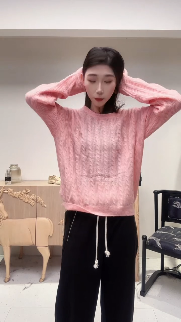 粉色条纹烫钻羊毛衫