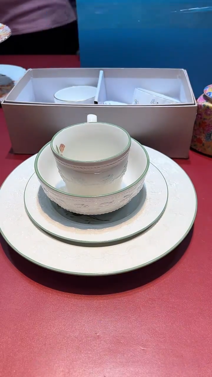 【闪购商品】瓷片锅碗瓢盆一件不剩