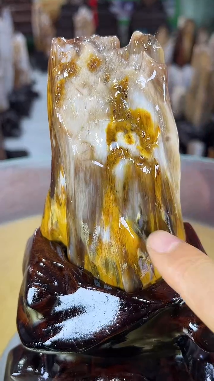 缅甸天然树化玉摆件