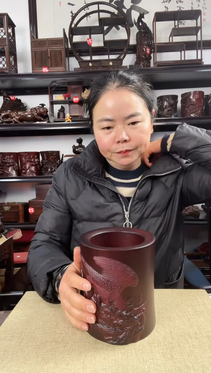 木大鹰笔筒老李红木工艺品
