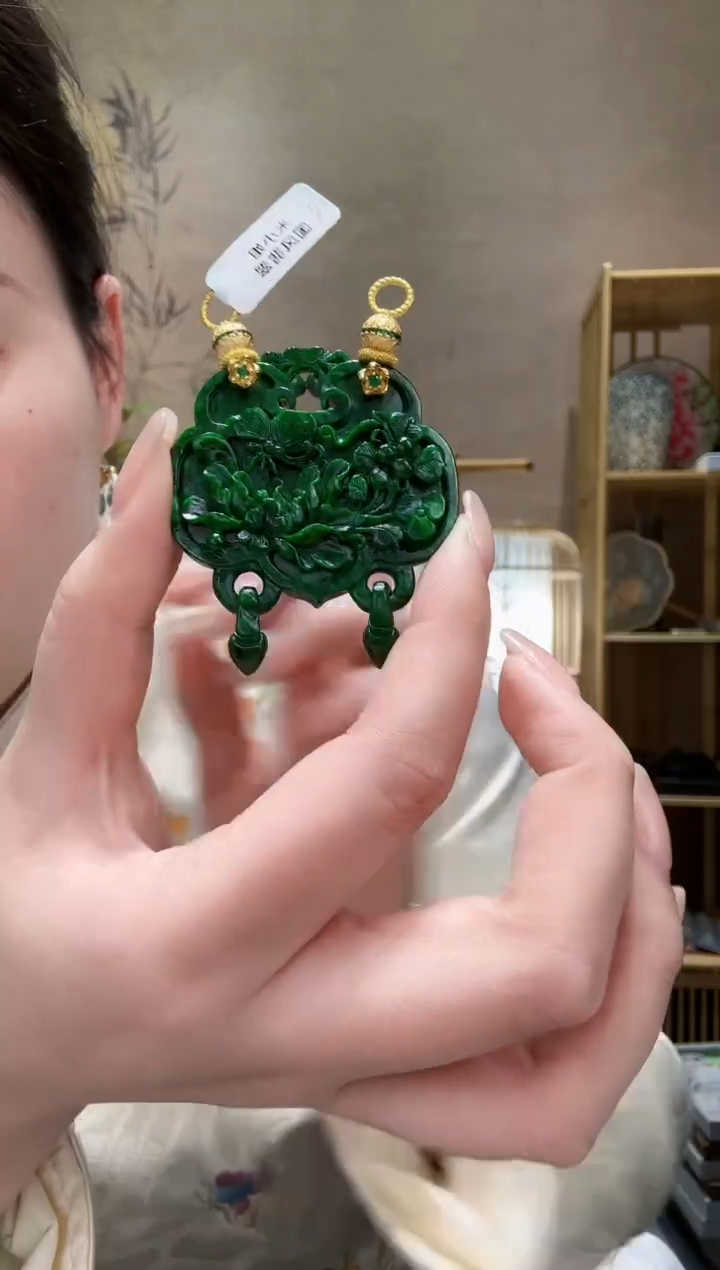 【闪购商品】翡翠颈饰未镶嵌吊坠