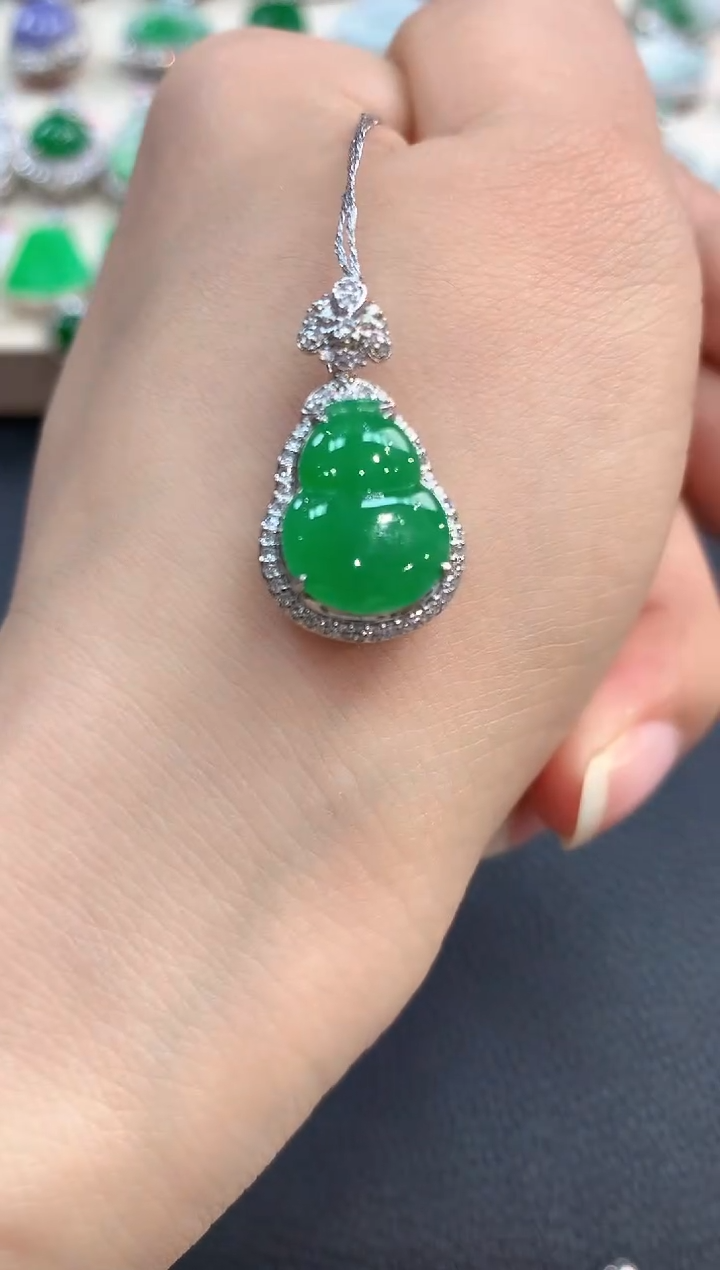 【闪购商品】翡翠吊坠(不含链)18K金镶嵌b107       