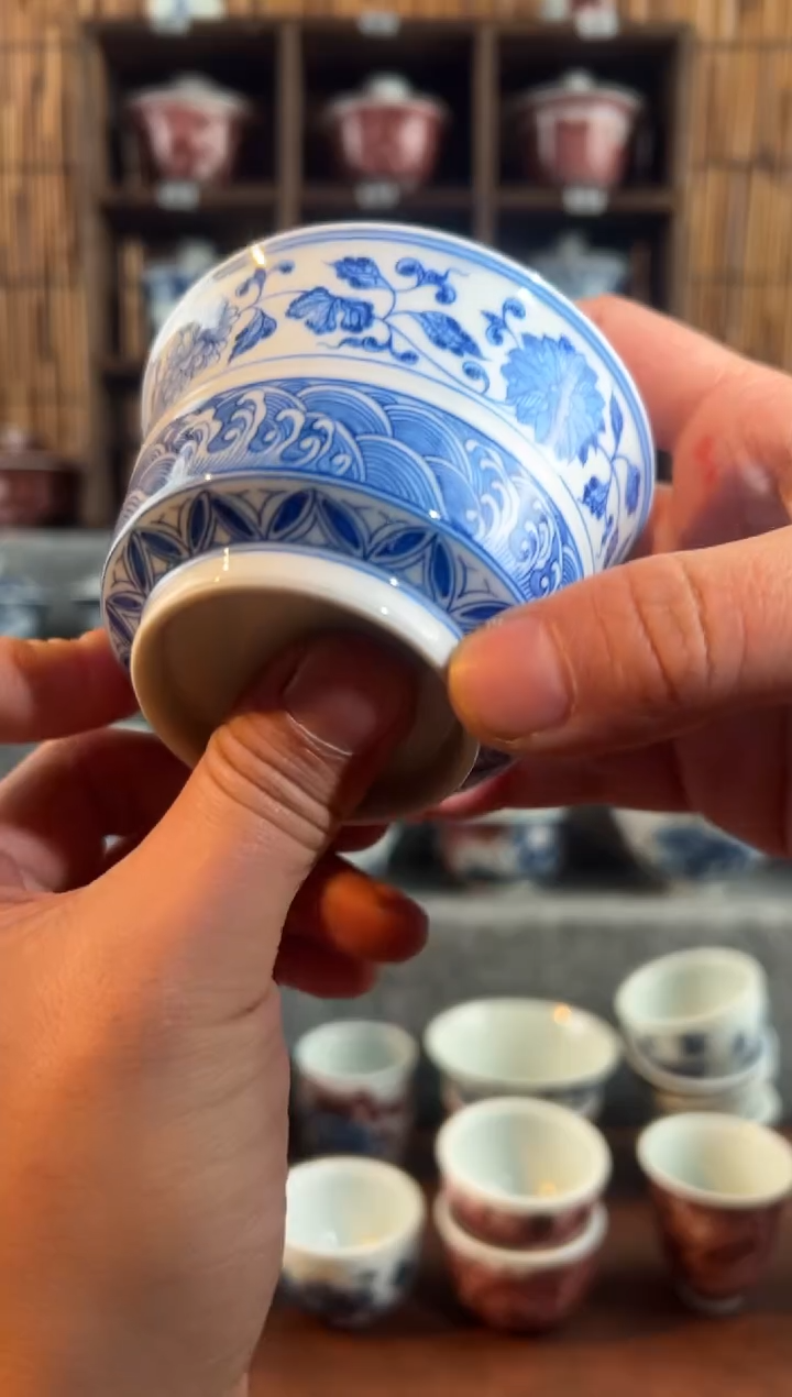 【闪购商品】a200 天禄言瓷缠枝莲盖碗