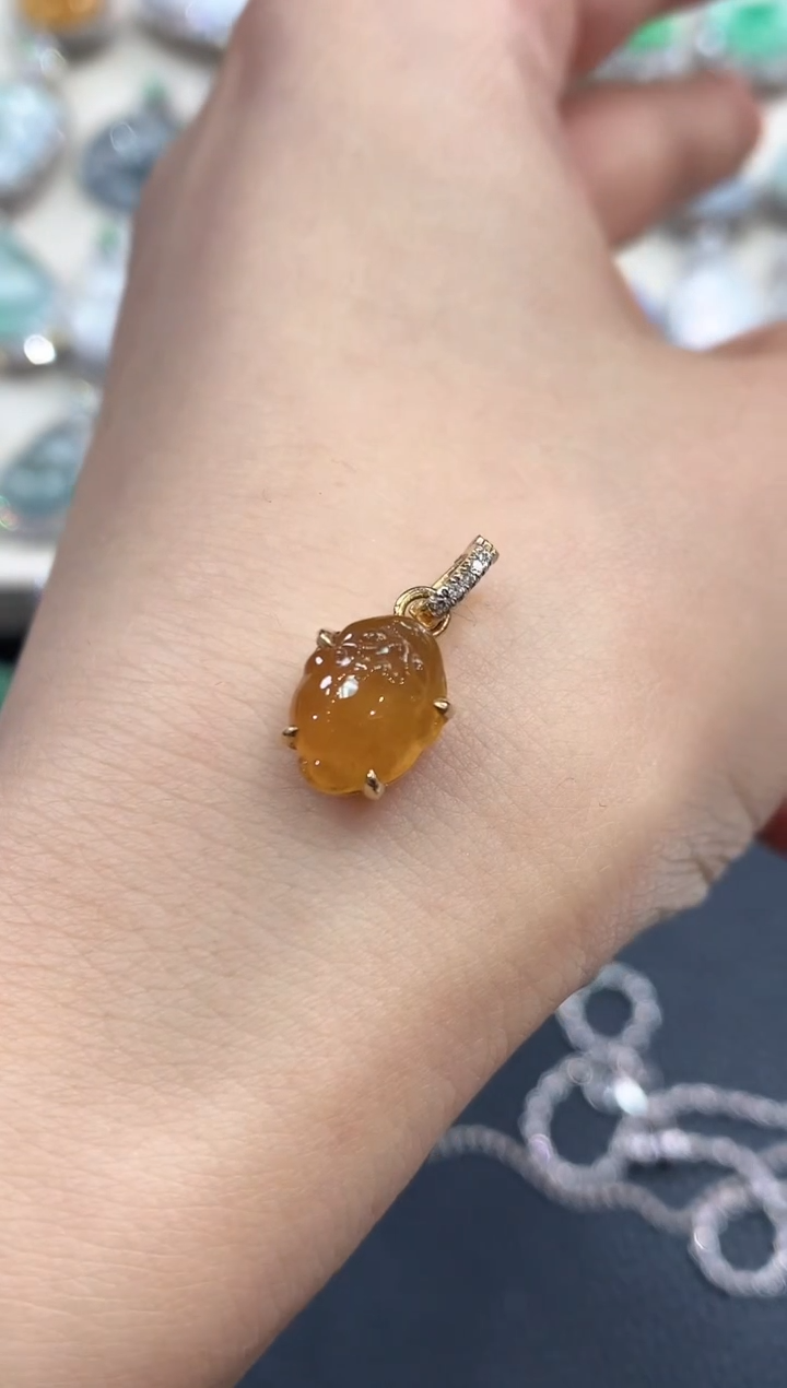 【闪购商品】翡翠吊坠(不含链)18K金镶嵌C130  