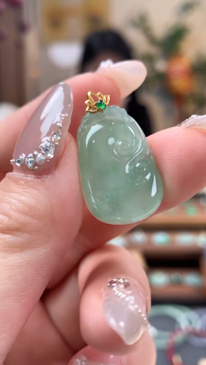 【闪购商品】翡翠吊坠(不含链)18K金镶嵌如意