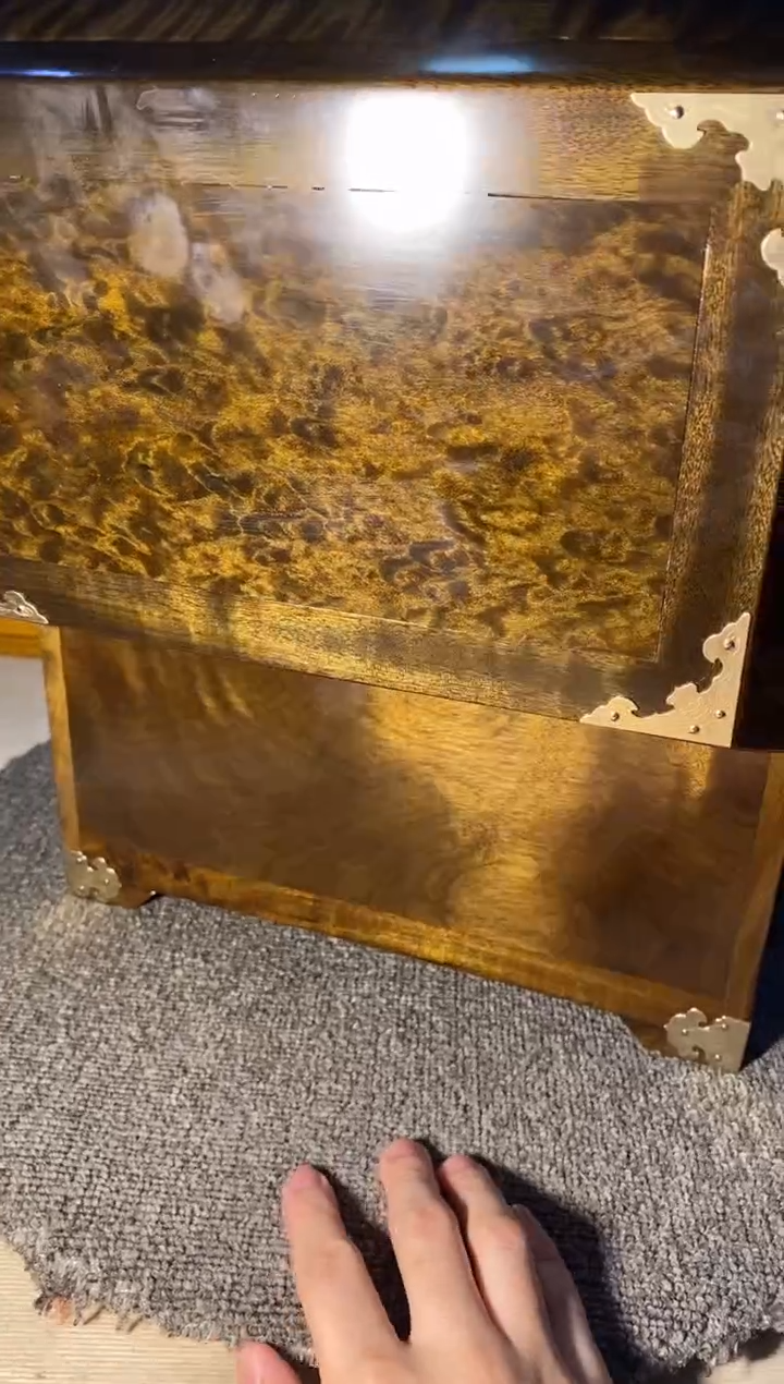 【闪购商品】金丝楠木艺阴沉官皮箱F161