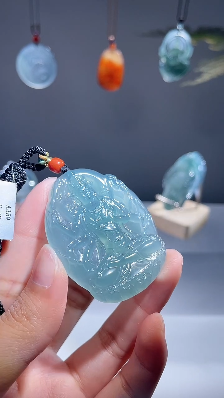 颈饰未镶嵌翡翠千手