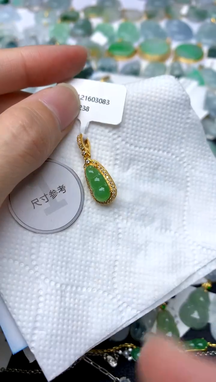 颈饰银S925镶嵌翡翠天然A货翡翠