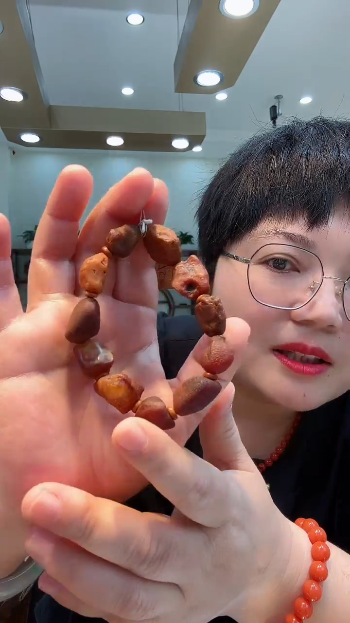 【闪购商品】琥珀手串未镶嵌手串