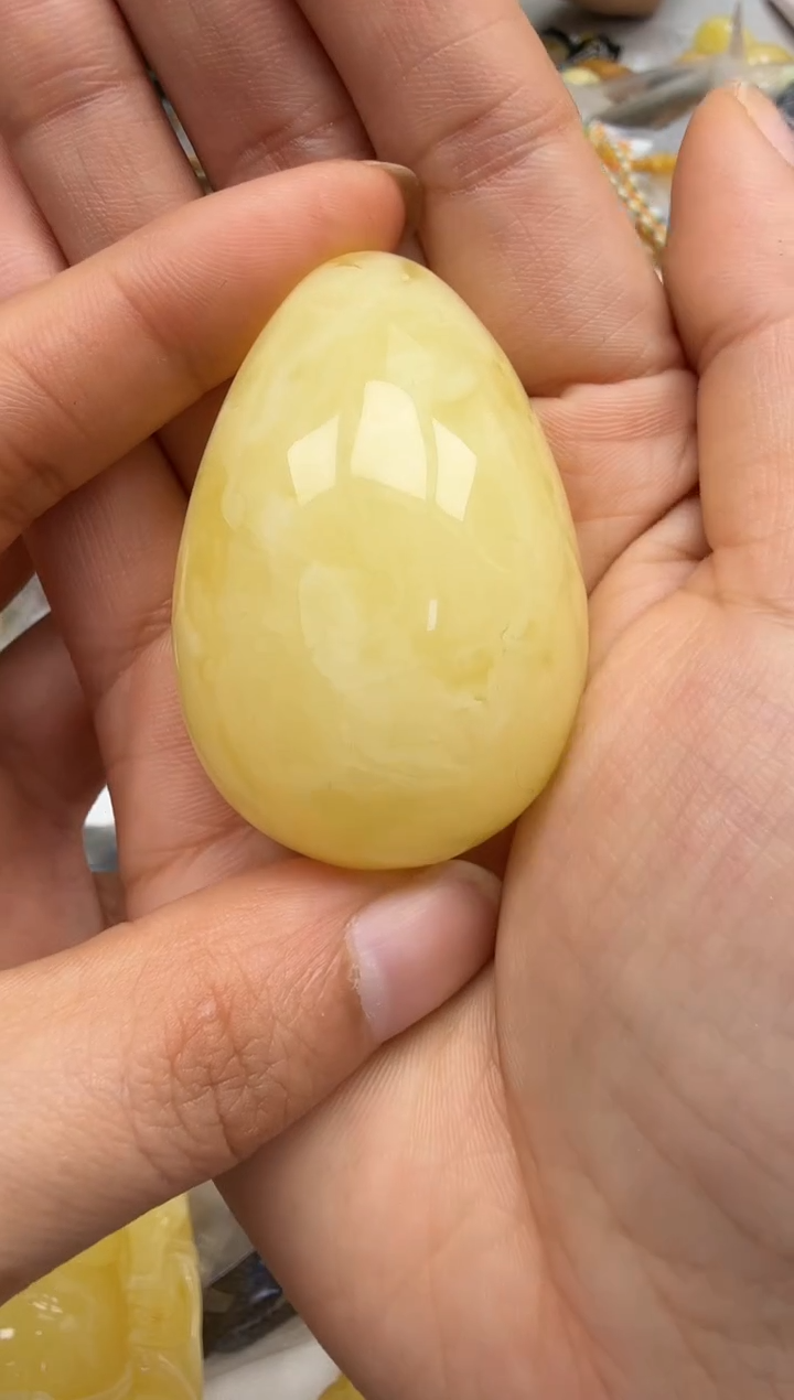 裸石琥珀未镶嵌如图