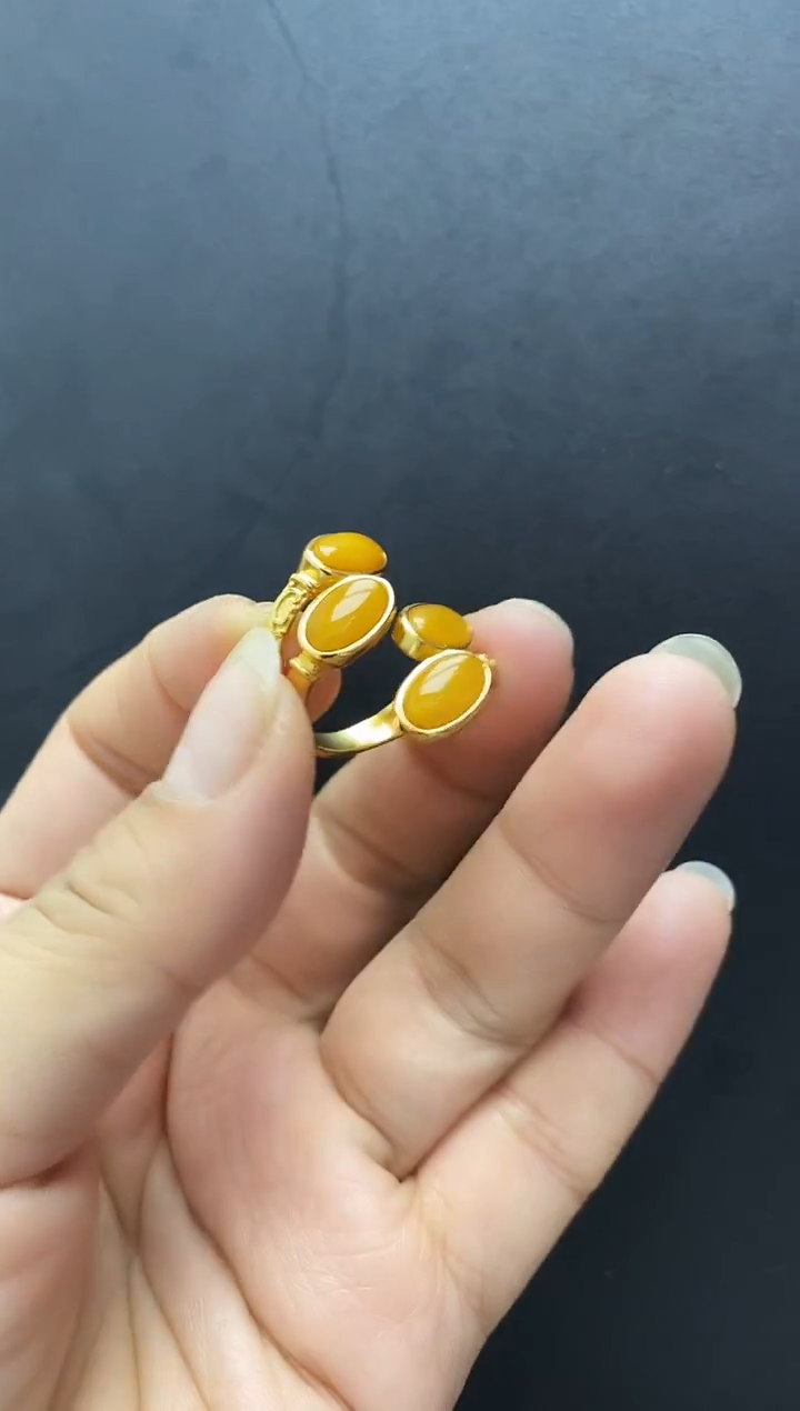 裸石琥珀未镶嵌戒指