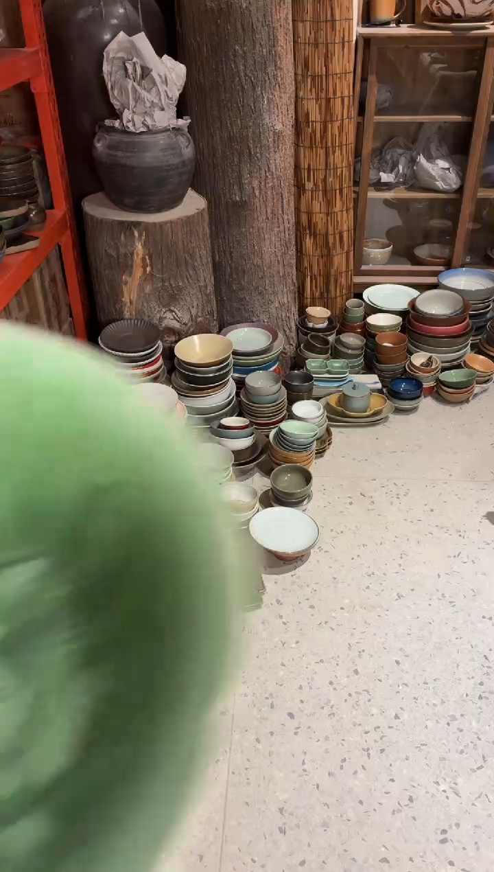 瓷片左*87青绿手雕葵口深汤面碗1个