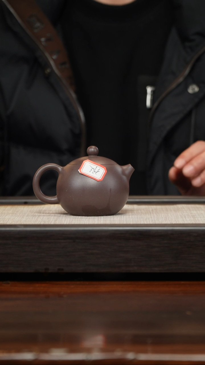【闪购商品】紫砂茶壶微瑕四底西施（谢敏）180cc
