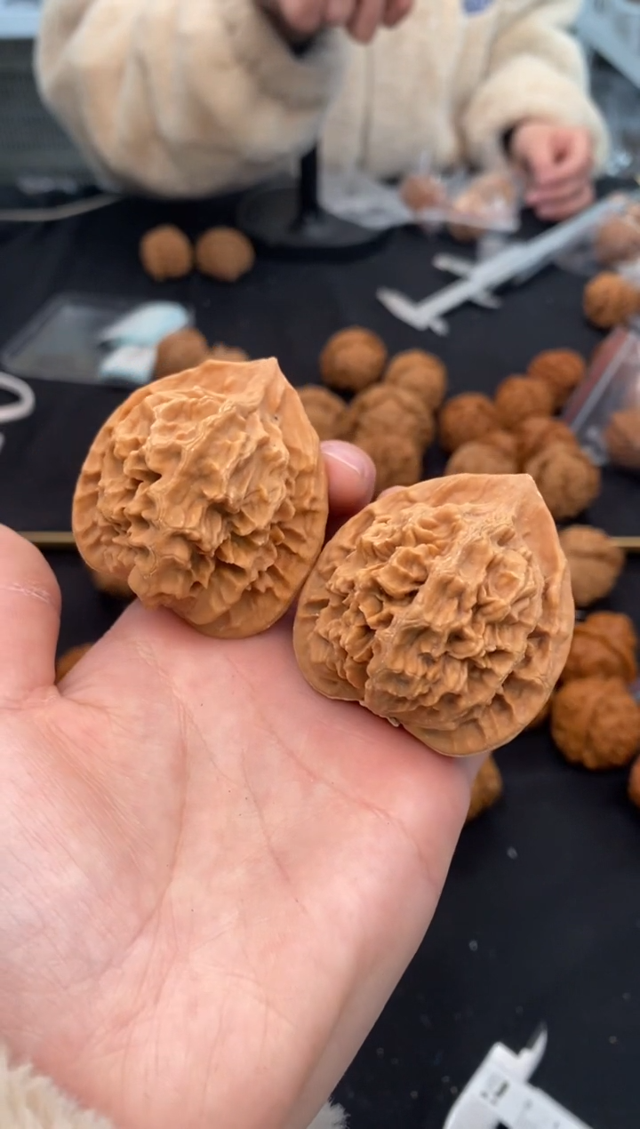 【闪购商品】文玩核桃把件帝王45-u017