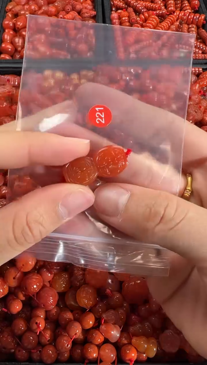【闪购商品】南红玛瑙颈饰未镶嵌1