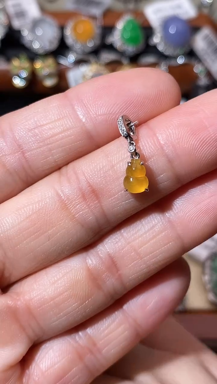 【闪购商品】翡翠颈饰18K金镶嵌吊坠