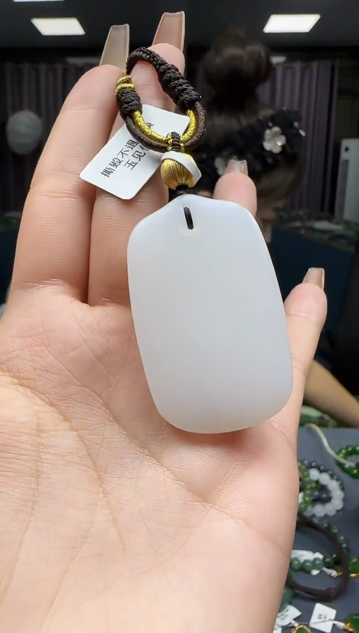 【闪购商品】和田玉挂件18K金镶嵌1