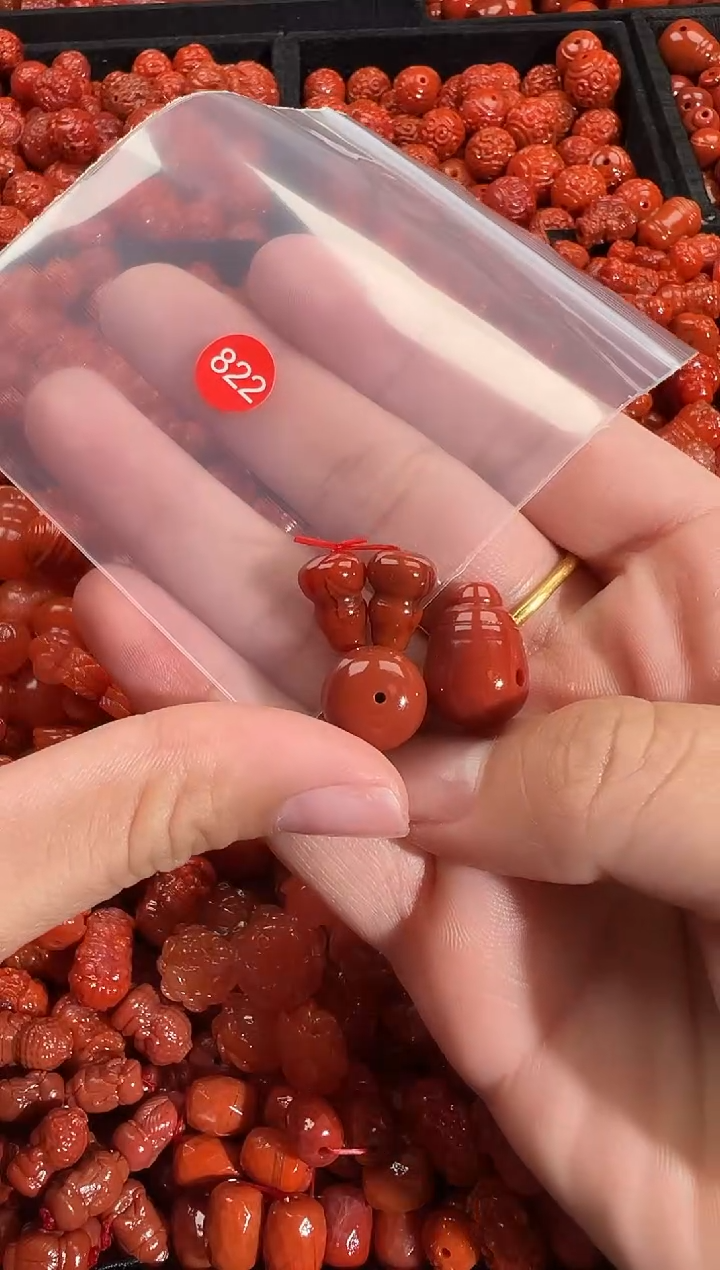 颈饰未镶嵌南红玛瑙1