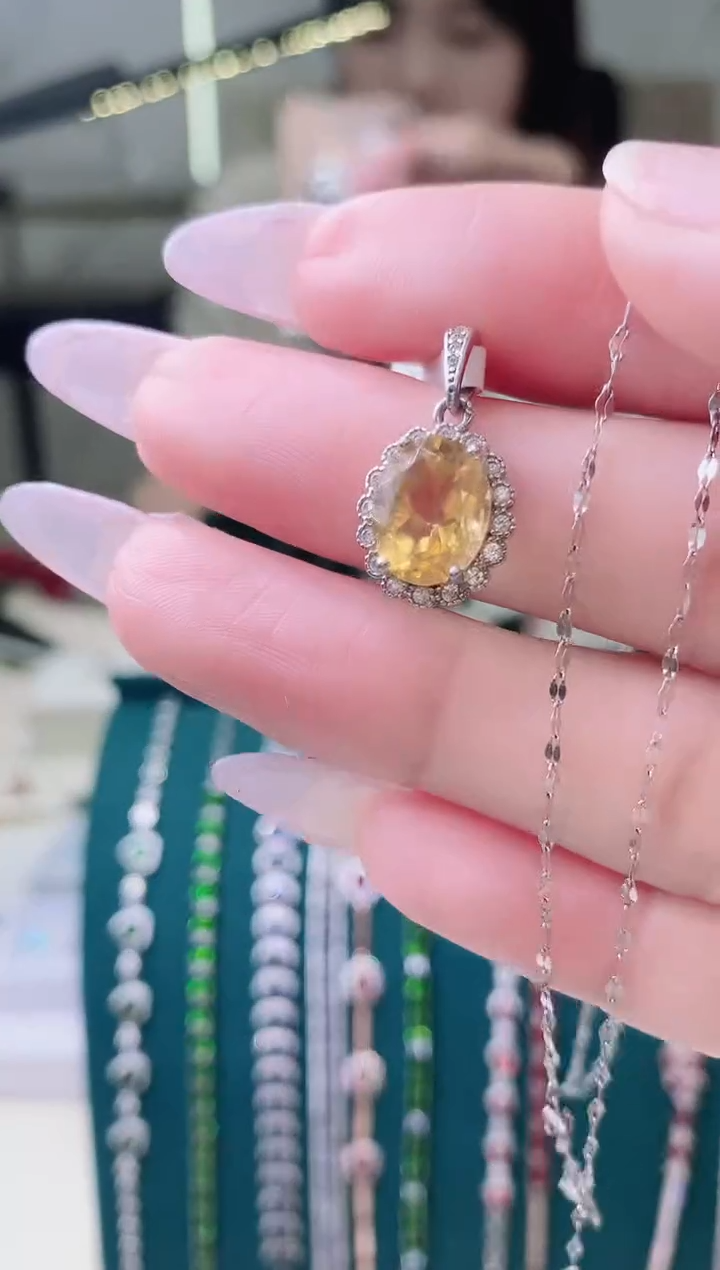 【闪购商品】黄晶颈饰银S925镶嵌............