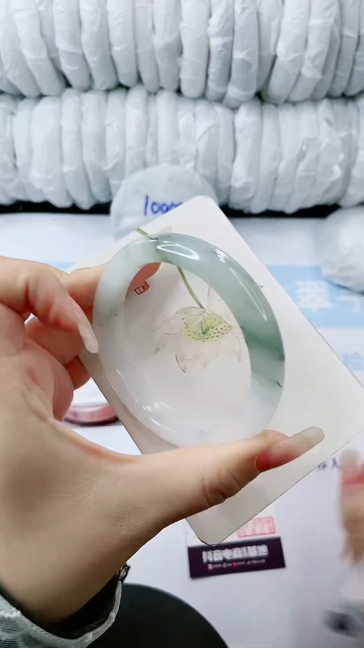 【闪购商品】石英质玉手镯未镶嵌多样性发货A213