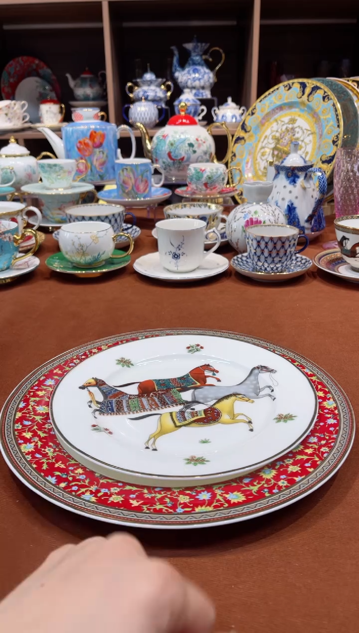 【闪购商品】瓷片翠花马大小盘······