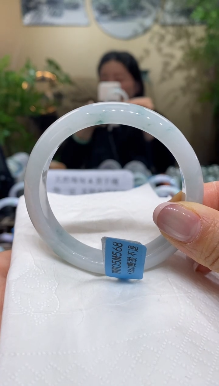 【闪购商品】翡翠手镯未镶嵌翡翠