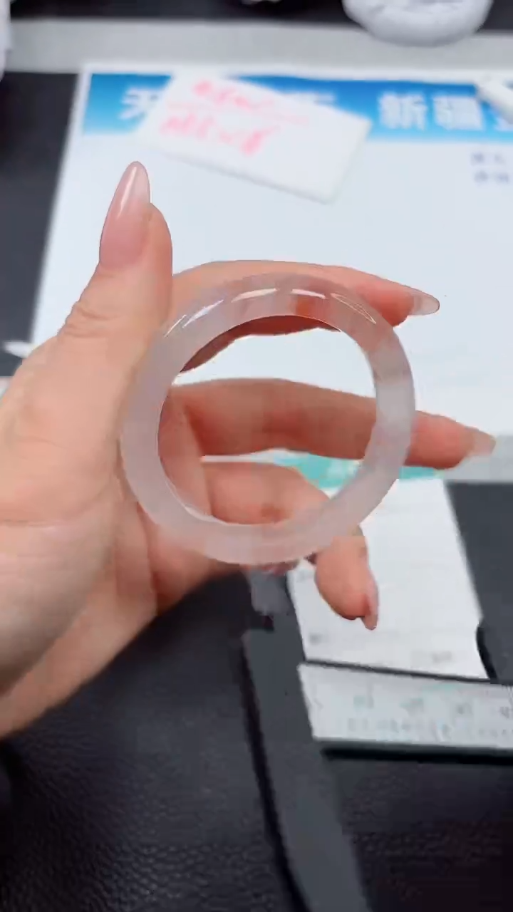 【闪购商品】石英质玉手镯未镶嵌A625