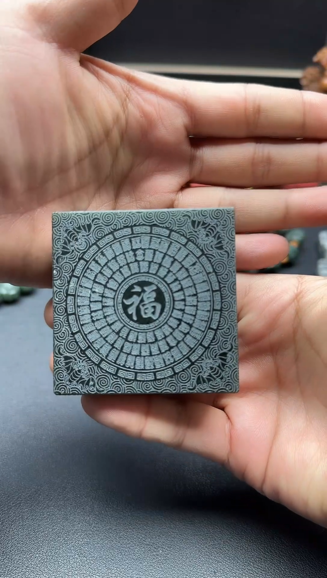 未镶嵌和田玉摆件塔青300克摆件