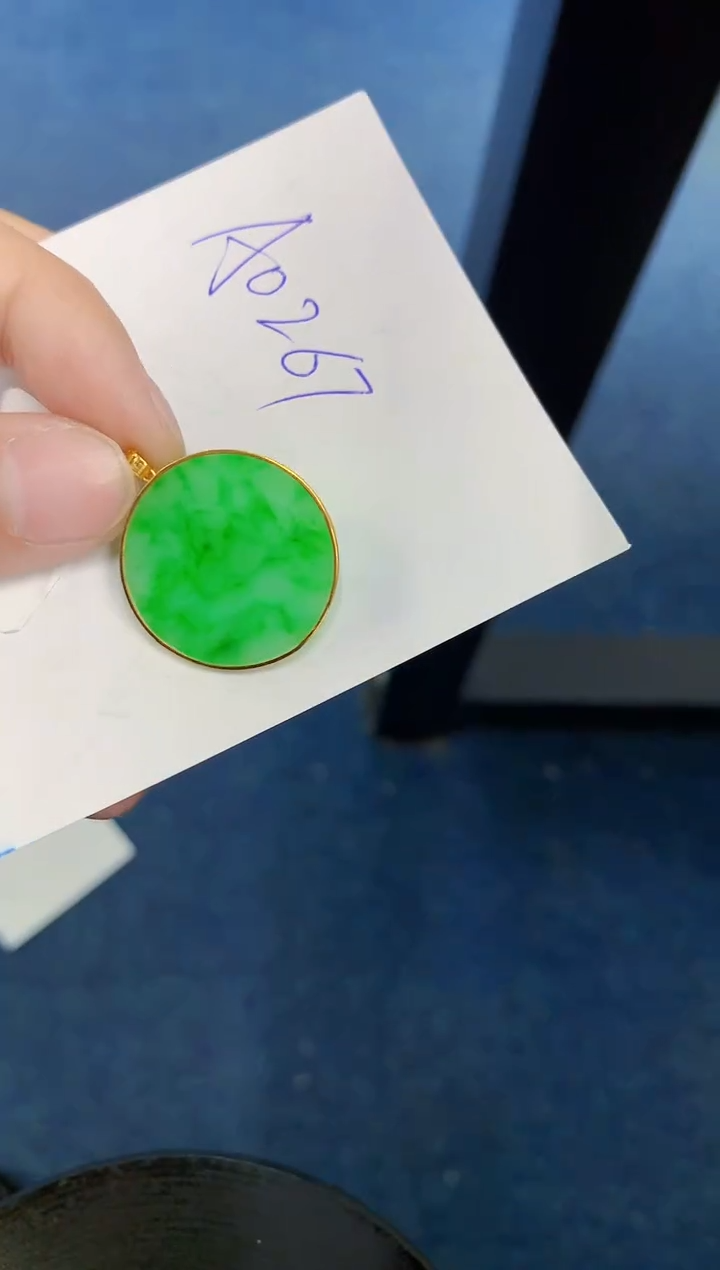 翡翠18K金镶嵌颈饰000000000