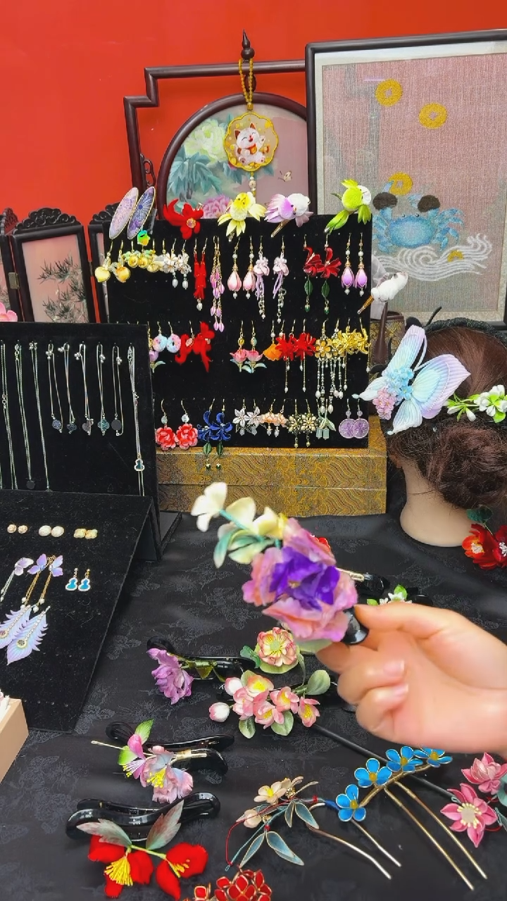 刺绣非遗手工绒花饰品